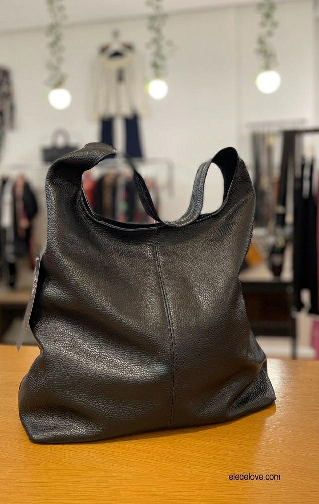 BOLSO SACO DE PIEL NEGRO